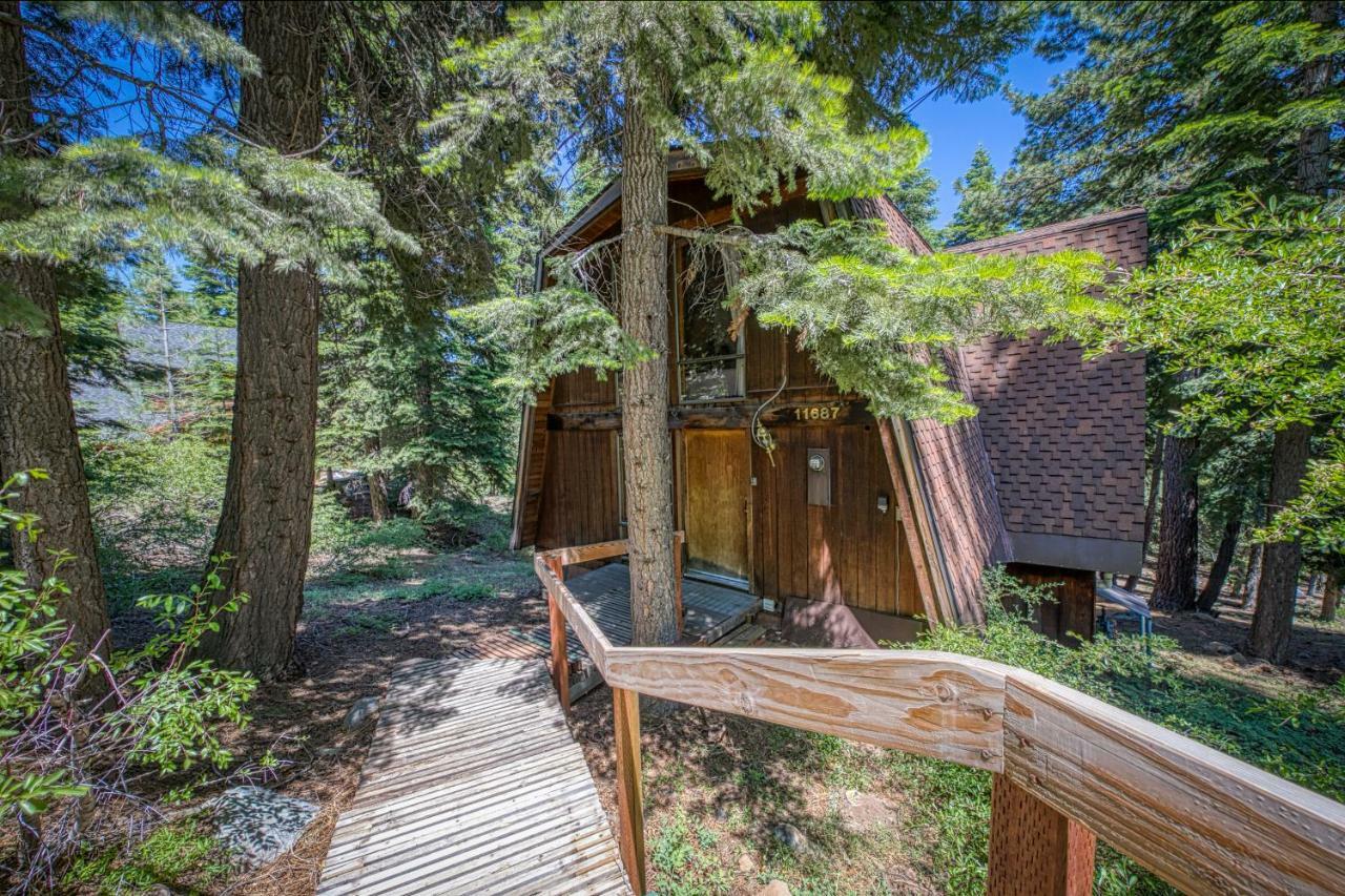 Retro Family Gathering Home In Tahoe Donner Truckee Exterior photo